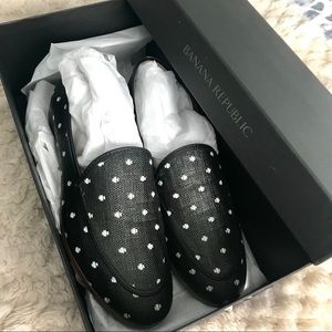 Brand new in box polka dot raffia loafers, size 7